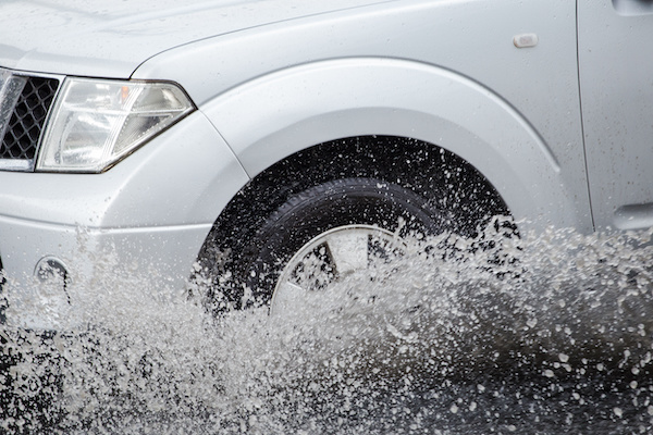 How to Prevent Your Vehicle From Hydroplaning